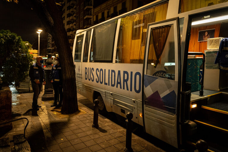 Bus Solidario de Médicos del Mundo Comunidad Valenciana. Fotografía de Ignacio Marín.