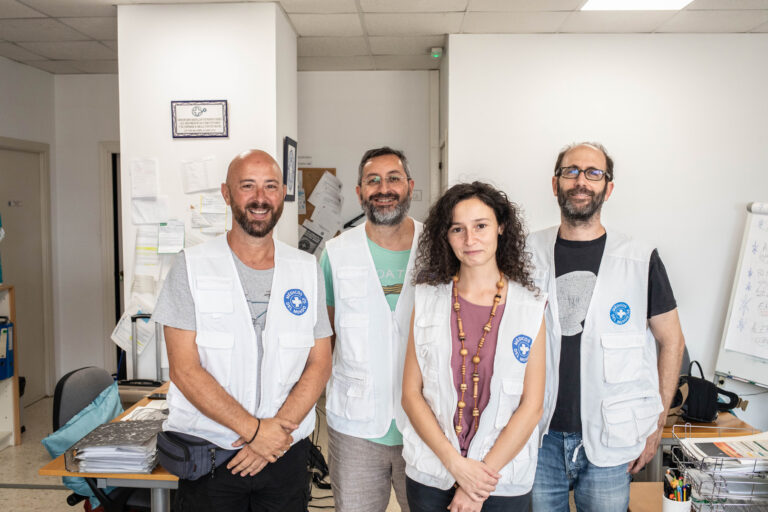 Equipo de la sede autonómica de Médicos del Mundo Andalucía en Sevilla. Fotografía de César Dezfuli.