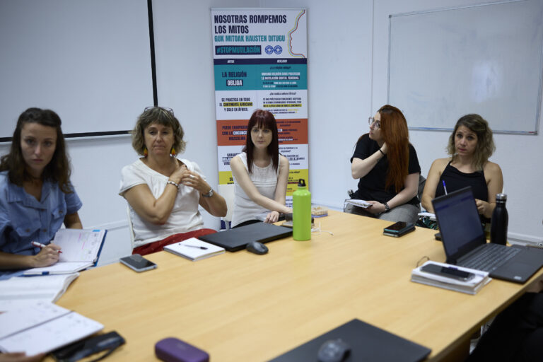 Reunión del equipo de Médicos del Mundo Navarra en Pamplona.